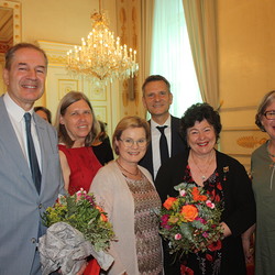 Alfred Trendl, Rosina Baumgartner, Peter Mender und Eveline Kölbl (GF FV Steiermark), Sissi Potzinger und die aktuelle Vorsitzende des steirischen Verbandes Cornelia Pernkopf