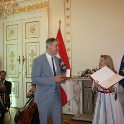 Alfred Trendl und Familienministerin Susanne Raab