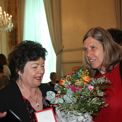 Sissi Potzinger und Generalsekretärin Rosina Baumgartner